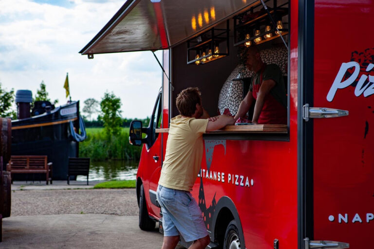pizza-foodtruck-huren-voor-feest