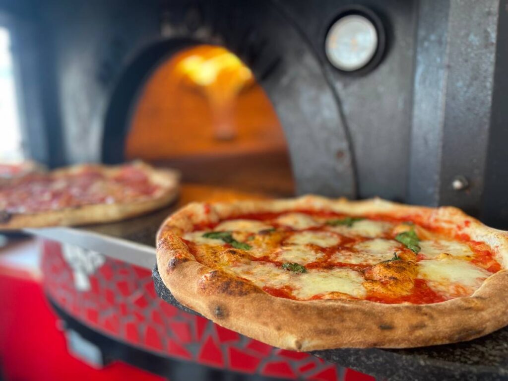 napolitiaanse-pizza-vers-gemaakt